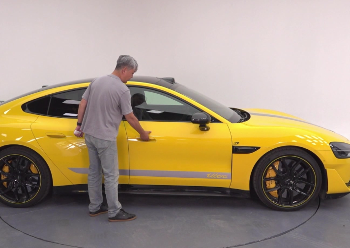 小米新一代SU7采用车外机械拉手，小米新SU7上市到底升级了啥?