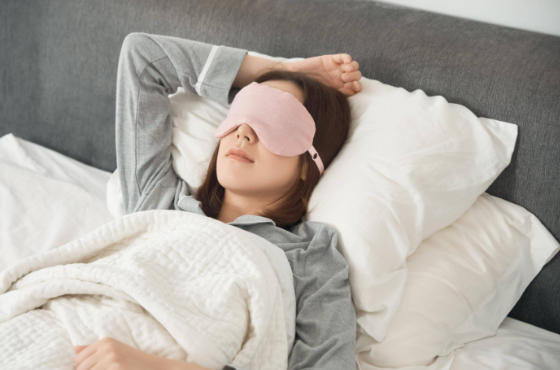 20岁女生长期开灯睡觉胖到200斤 长期睡觉不关灯对身体有什么影响