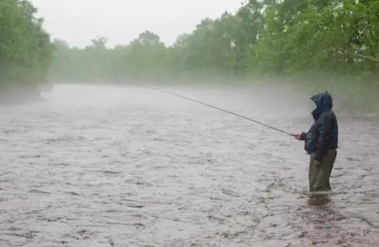 未来三天南方多地阴雨天气持续 25日前后北方多地气温升高到20度左右