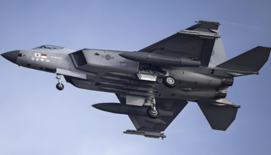 韩国首架KF-21量产机出厂 韩国KF-21战机性能在国际上处于什么水平