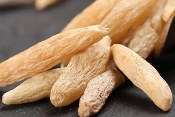 麦冬的作用和功效有哪些 麦冬与哪些药材一起使用效果更好