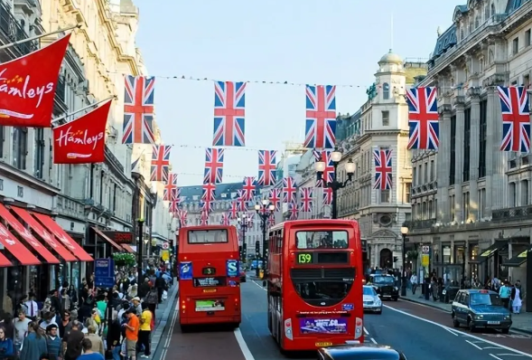 英国国债10年期收益率下跌至4.90% 中东局势显著抑制英国经济增长