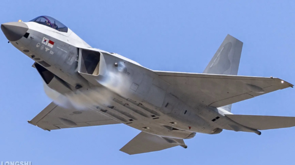 韩国首架KF-21量产机出厂 韩国KF-21战机性能在国际上处于什么水平