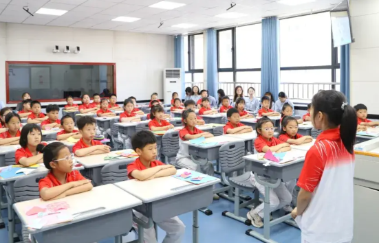 多地取消统一早读 2026年春季新学期全国多地中小学作息调整