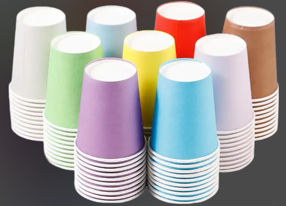 高颜值一次性纸杯不能直接对嘴喝 彩色纸杯对嘴喝可能会沾染油墨
