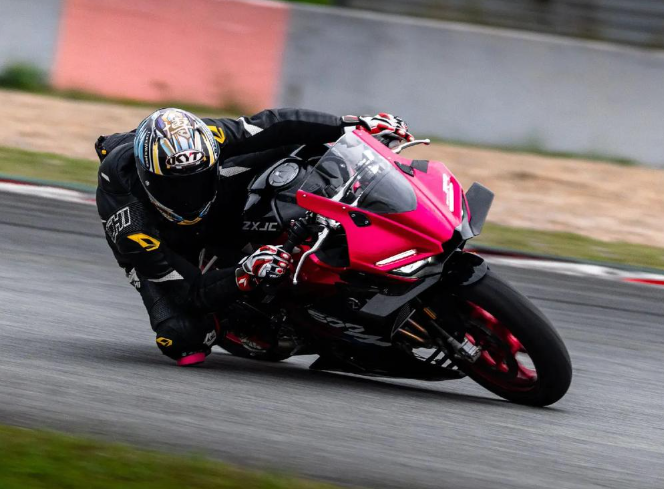 张雪机车WSBK夺冠!张雪机车世界顶级摩托车赛事连夺两冠!