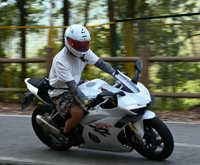 张雪机车WSBK夺冠!张雪机车世界顶级摩托车赛事连夺两冠!
