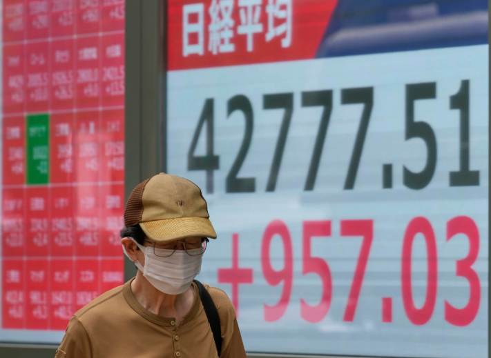 日本东证指数跌幅扩大至4.5%，东京股市整体陷入深度调整