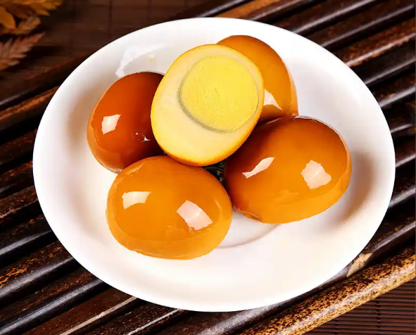 爸爸给女儿做盐焗鸡蛋为啥容易炸?盐焗鸡蛋容易爆炸的原因2026