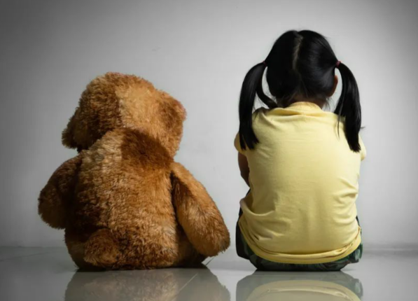 4月2日是“世界提高孤独症意识日” 6岁前是儿童孤独症干预黄金期