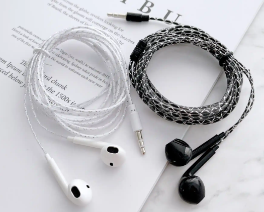 有线耳机为啥能翻红？有线耳机成了时尚的一环？