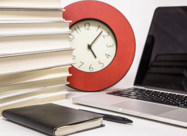 再上18天班又能连休5天，再上18天班就是五一小长假