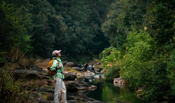 接触10秒即可感染 看到这种螺快报告 本周是全国血吸虫病防治宣传周