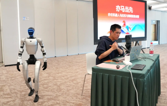 人形机器人会跑得比人快意味着什么 人形机器人即将在半马突破1小时