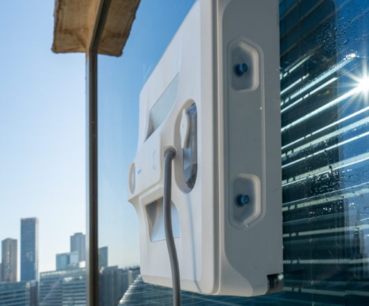 又一款中国“机器人”火遍全球 擦窗机器人产业正在进入高速增长期