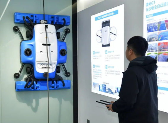 又一款中国“机器人”火遍全球 擦窗机器人产业正在进入高速增长期
