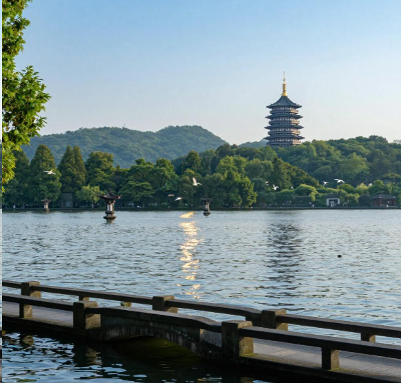 杭州西湖将连续一周撒7吨漂白粉 2026往西湖里撒漂白粉？