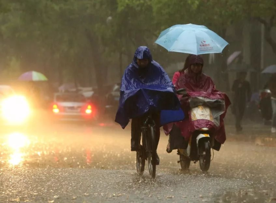 大雾、强对流天气等四预警齐发 4月10至11日江西中部等地地区有大暴雨 大雾、强对流天气等四预警齐发 4月10至11日江西中部等地地区有大暴雨