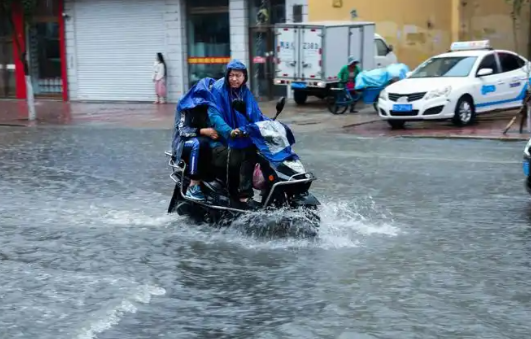 大雾、强对流天气等四预警齐发 4月10至11日江西中部等地地区有大暴雨 大雾、强对流天气等四预警齐发 4月10至11日江西中部等地地区有大暴雨