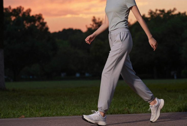 傍晚快走活气血，2026春季最温柔的“升阳术”