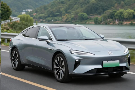 别克至境E7是孩子的满分座舱吗？2026别克至境E7适合奶爸开吗？