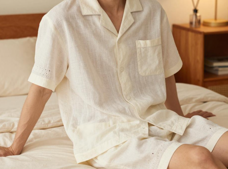 男装睡衣风席卷春夏,2026男装睡衣风如何穿出时髦感? 男装睡衣风席卷春夏,2026男装睡衣风如何穿出时髦感?