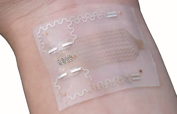 “创可贴”血压监测微系统问世 我国无袖带血压监测微系统精度媲美专业医疗设备