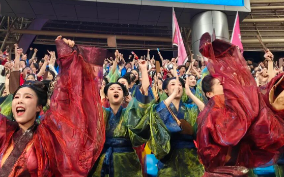 各地赛事燃爆文旅消费 渝超决赛吸引五万观众楚超联赛现已开赛 各地赛事燃爆文旅消费 渝超决赛吸引五万观众楚超联赛现已开赛