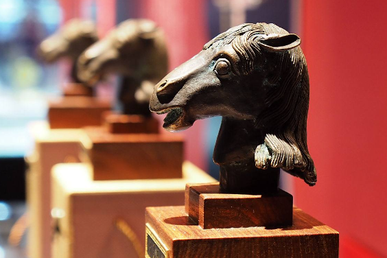 法国全票通过“文物归还法案” 法国殖民时期掠夺所得文物有望归还