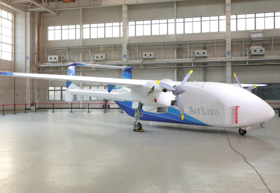 中国自研“无人飞行卡车”首飞成功 HH-200航空商用无人运输系统成功试飞