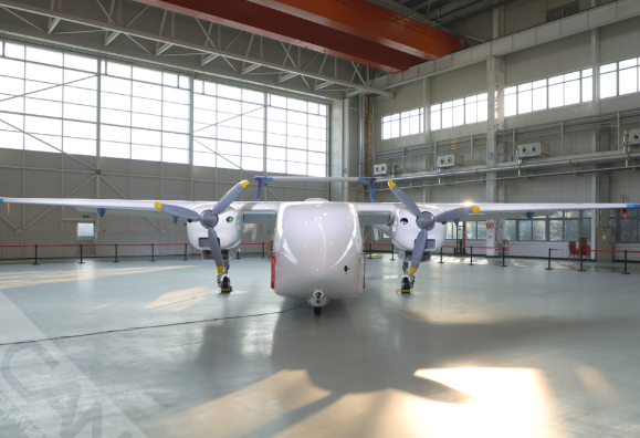 中国自研“无人飞行卡车”首飞成功 HH-200航空商用无人运输系统成功试飞