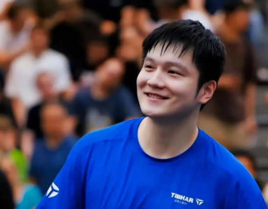 樊振东率队3比1击败不莱梅 樊振东将告别萨尔布吕肯俱乐部 樊振东率队3比1击败不莱梅 樊振东将告别萨尔布吕肯俱乐部