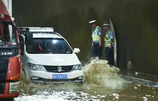 4月17日广东南部将有10级以上雷暴大风 今明两天华南等地有短时强降雨天气