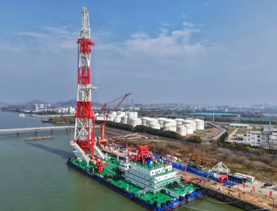 全球最大打桩船铁建大桥桩1号交付 铁建大桥桩1号将参与萨尔瓦多跨海大桥项目 全球最大打桩船铁建大桥桩1号交付 铁建大桥桩1号将参与萨尔瓦多跨海大桥项目