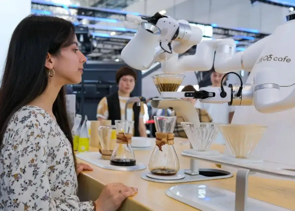 预计2030年我国服务业总规模将达到100万亿元 服务业扩能提质意见印发 预计2030年我国服务业总规模将达到100万亿元 服务业扩能提质意见印发