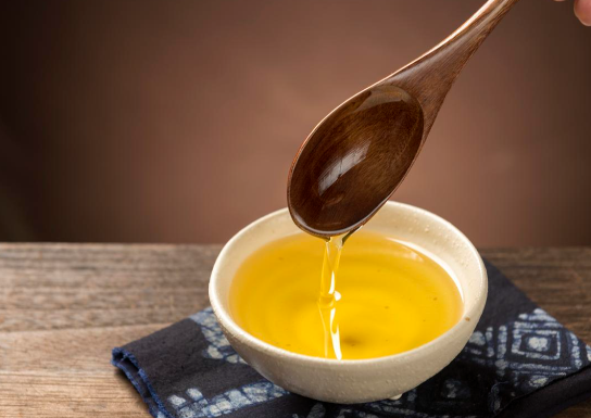 茶油的功效和作用有哪些 日常用茶油烹饪对身体有什么好处