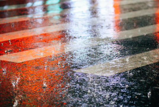 4月24日至25日海南岛中部局地有大暴雨天气 未来三天北方地区多大风天气