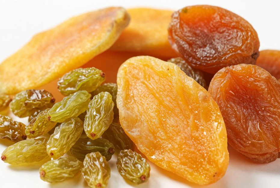 如何将果干天然甜味应用在日常饮食中？果干在烘焙与饮品中的技巧指南