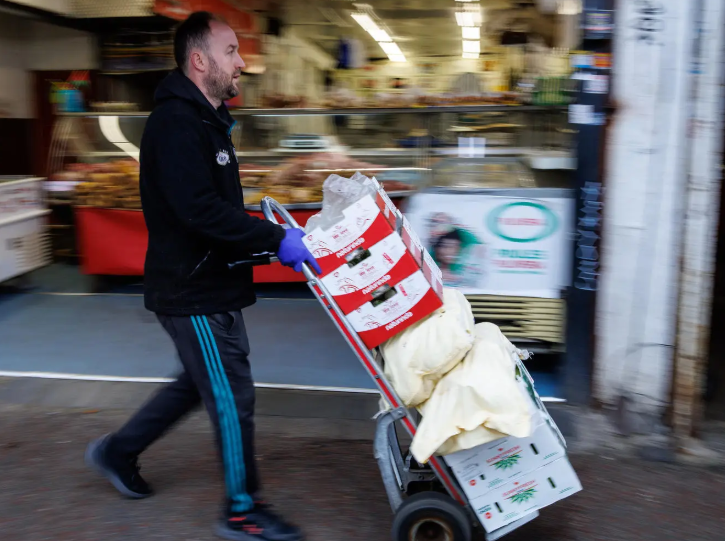 英国食品杂货通胀率降至3.8%，超市价格尚未受中东冲突影响
