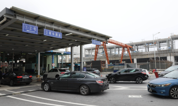 横琴口岸“联合一站式”车道智能通关正式启动 横琴口岸单车查验效率提高约10% 横琴口岸“联合一站式”车道智能通关正式启动 横琴口岸单车查验效率提高约10%