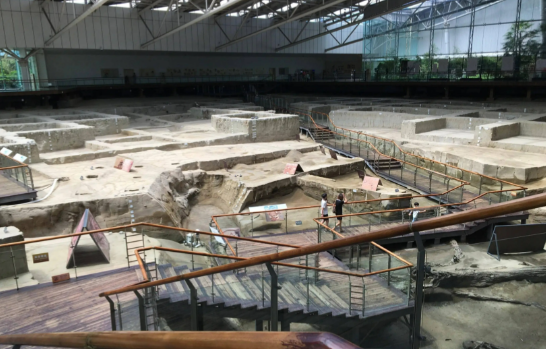 三星堆出土“来自上天的馈赠” 三星堆7号坑出土纯陨铁制品