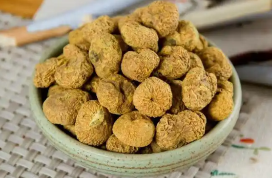延胡索的功效与作用有哪些 延胡索和哪些药材一起使用效果更好