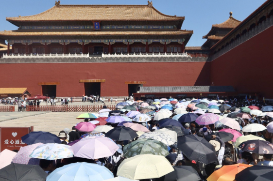 医生给出“防晒颜色排序” 为什么红色衣服防晒效果最好