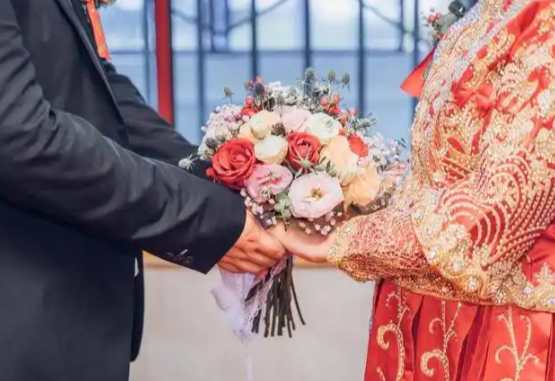 “三无婚礼”为何获赞 更多年轻人追求简约婚礼