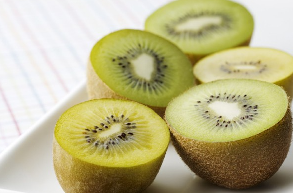 水果有个小霉点挖掉还能吃吗 水果产生霉点时菌丝已深入果实内部