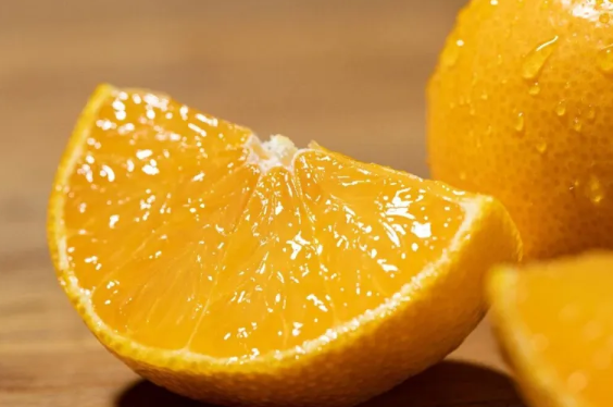 水果有个小霉点挖掉还能吃吗 水果产生霉点时菌丝已深入果实内部