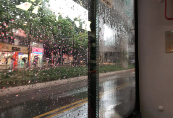 暴雨黄色预警持续局地有雷暴大风 18日至19日华南中西部地区有大到暴雨天气 暴雨黄色预警持续局地有雷暴大风 18日至19日华南中西部地区有大到暴雨天气