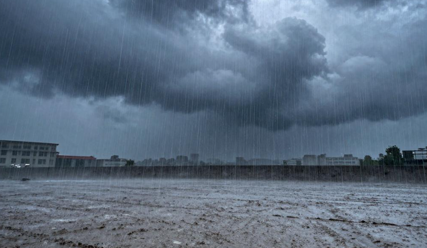 “倒水”般的强降雨仍在持续，局地打破历史纪录