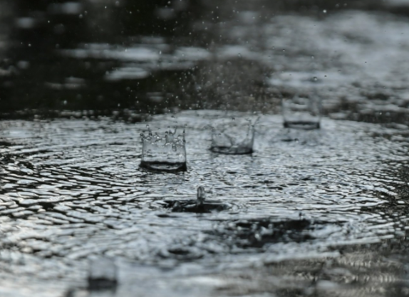 今年暴雨为啥这么早这么猛 我国多地气象站点雨量破纪录 今年暴雨为啥这么早这么猛 我国多地气象站点雨量破纪录