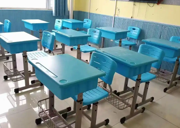 四部门发文要求中小学座椅有靠背 发育期学生上课为什么要坐靠背椅